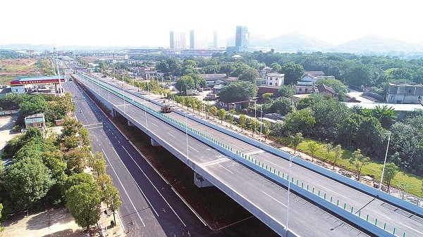 芙蓉大道快改通車。（羅韜 攝）(1).jpg
